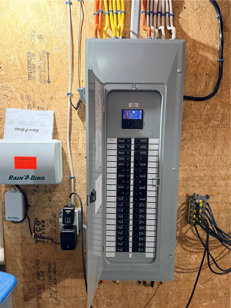 93 Cedar Forest Road Smithfield, RI 02917 - Photo 29 of 35 electrical panel 200 A