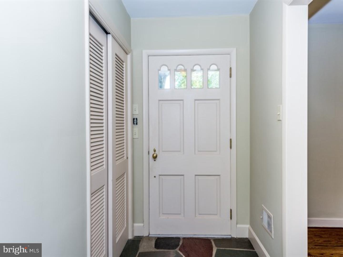 56 Cardinal Road Wyomissing, PA 19610 - Photo 3 of 25 Gallery Image 3