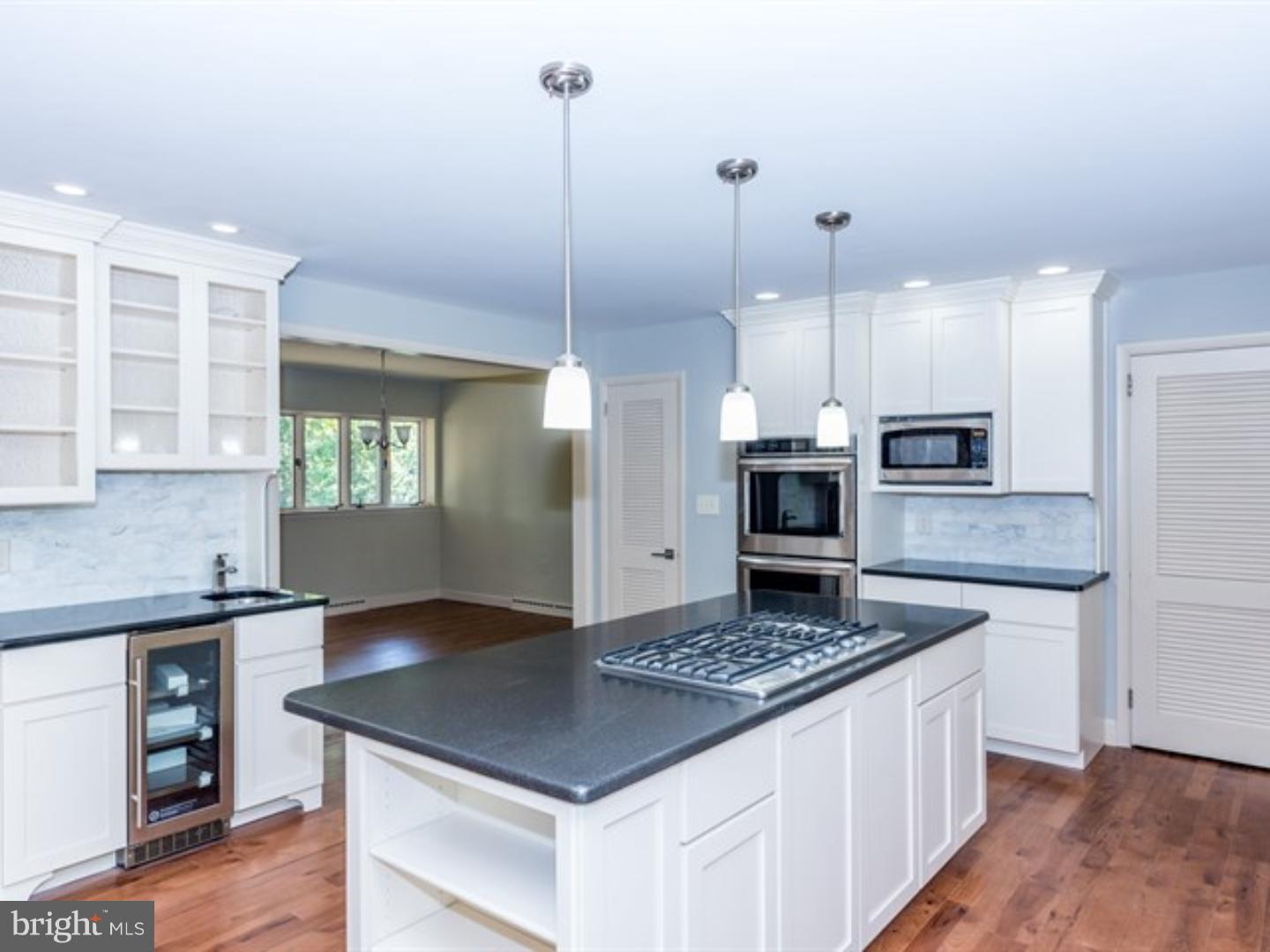 56 Cardinal Road Wyomissing, PA 19610 - Photo 9 of 25 Gallery Image 9