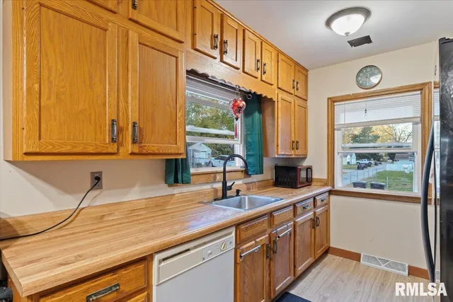 $145,000 | 1620 20th Avenue, Rock Island, IL 61201