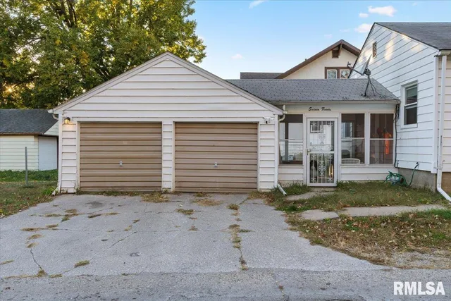 $145,000 | 1620 20th Avenue, Rock Island, IL 61201