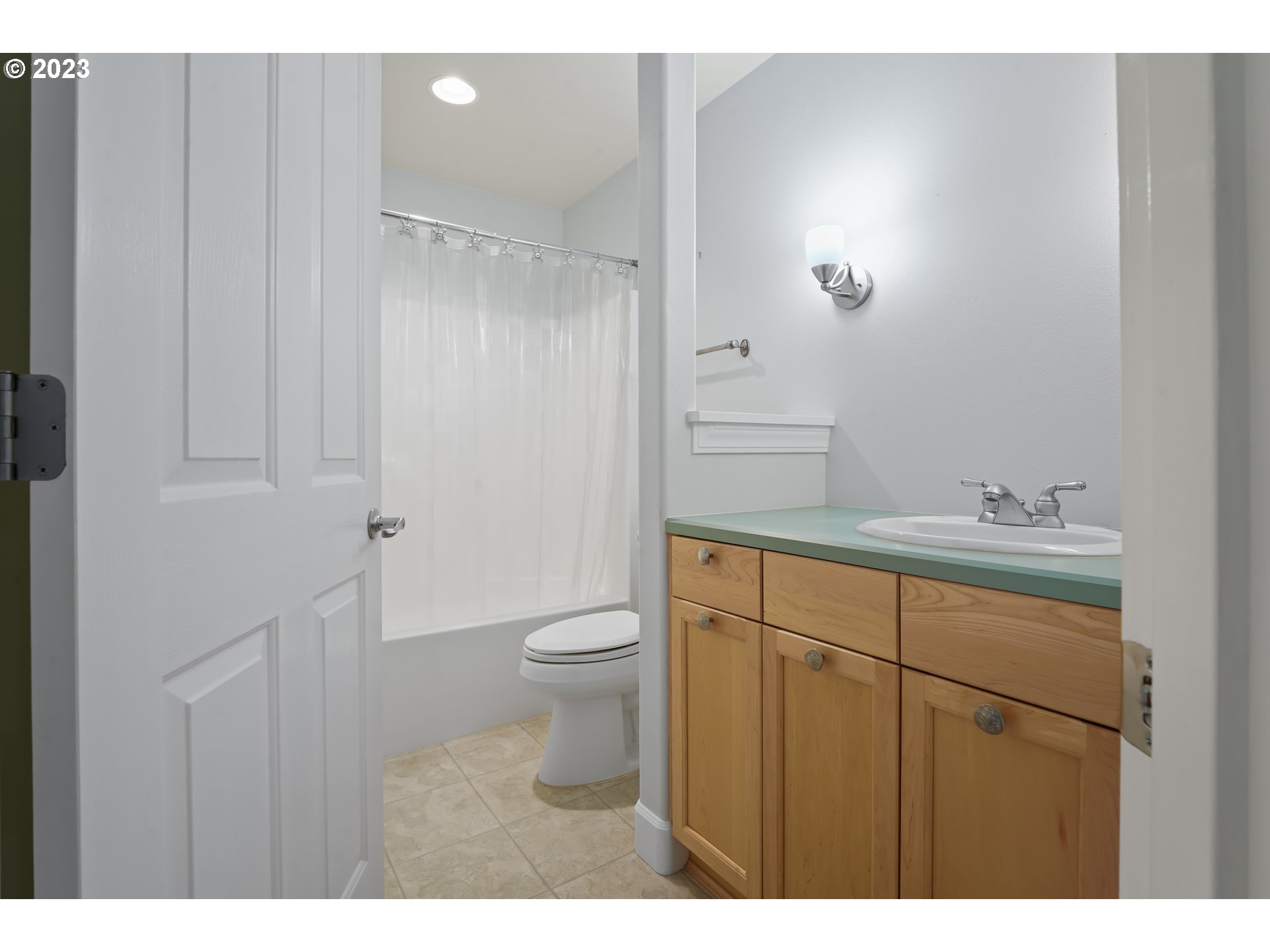 4 Waterford Downs Florence, OR 97439 - Photo 27 of 41 a bathroom with a sink a toilet and shower