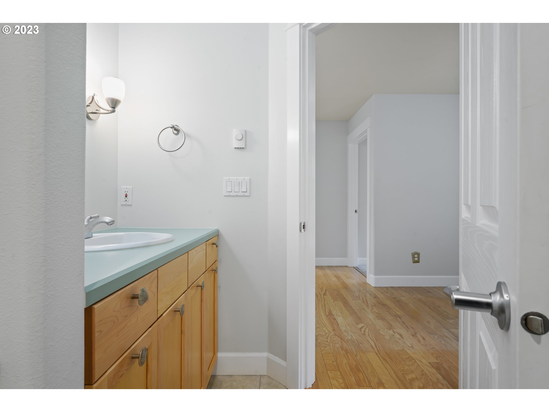4 Waterford Downs Florence, OR 97439 - Photo 28 of 41 a bathroom with a sink and a mirror