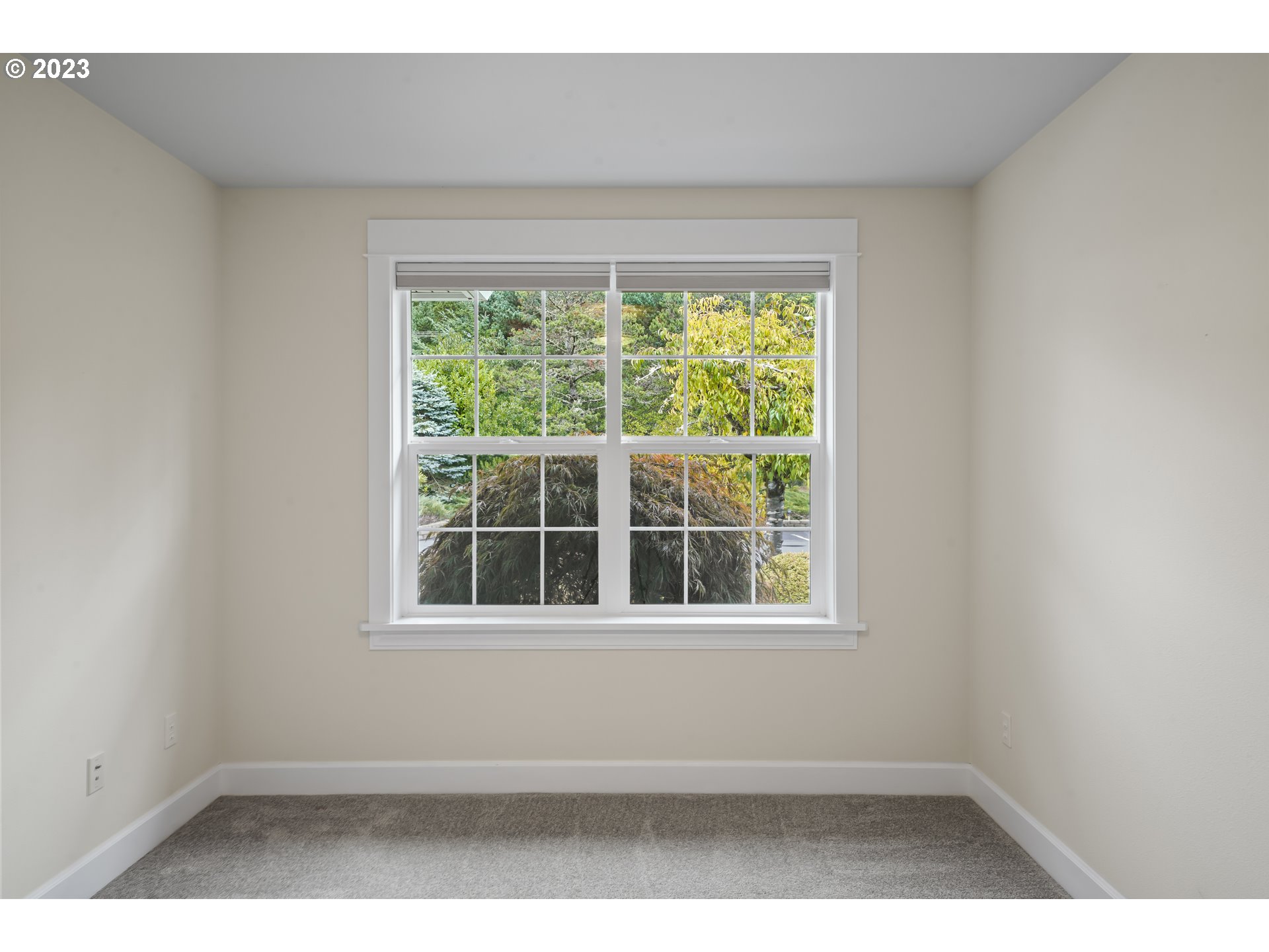 4 Waterford Downs Florence, OR 97439 - Photo 31 of 41 a window in a room