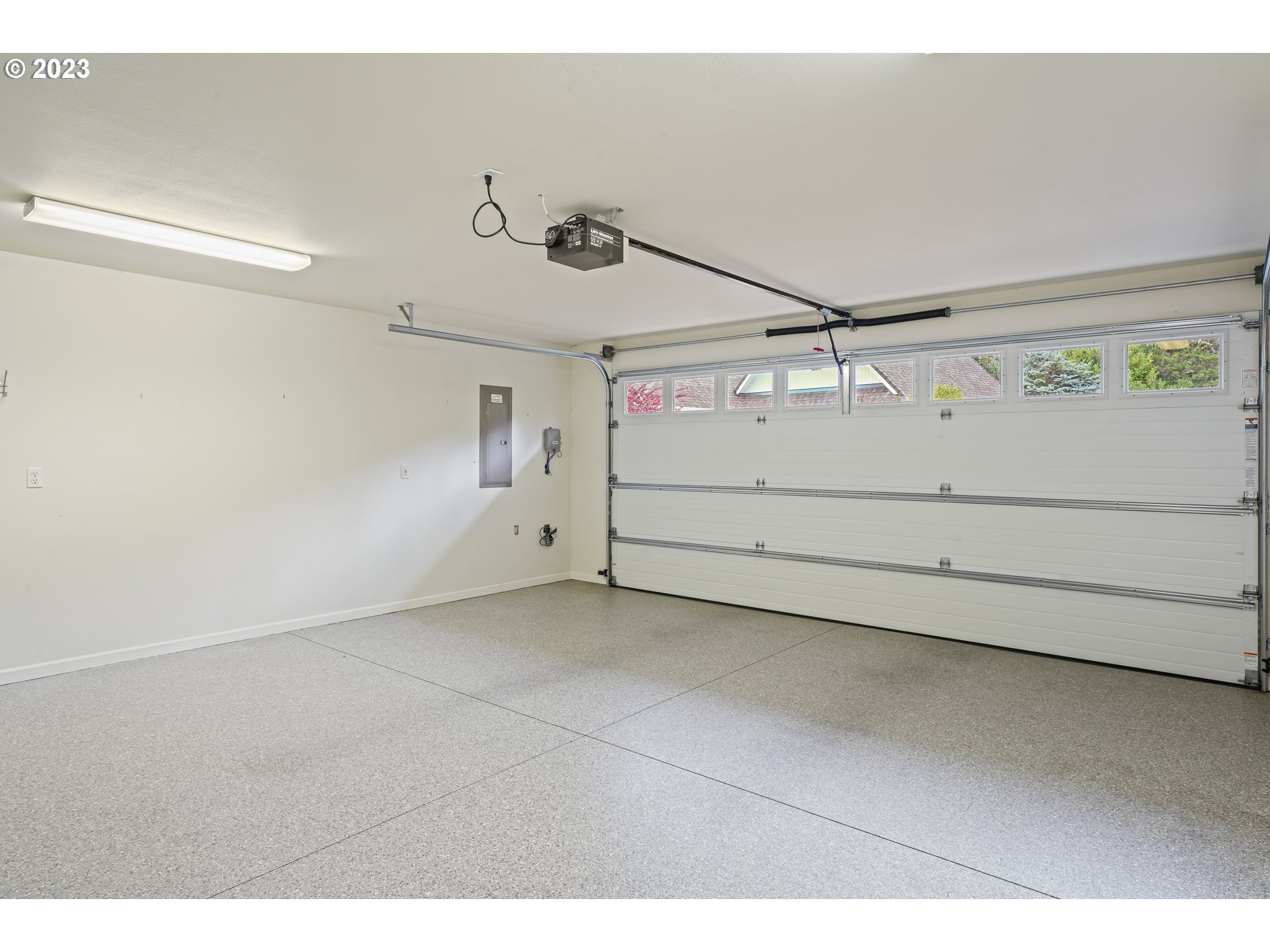 4 Waterford Downs Florence, OR 97439 - Photo 33 of 41 a view of a garage