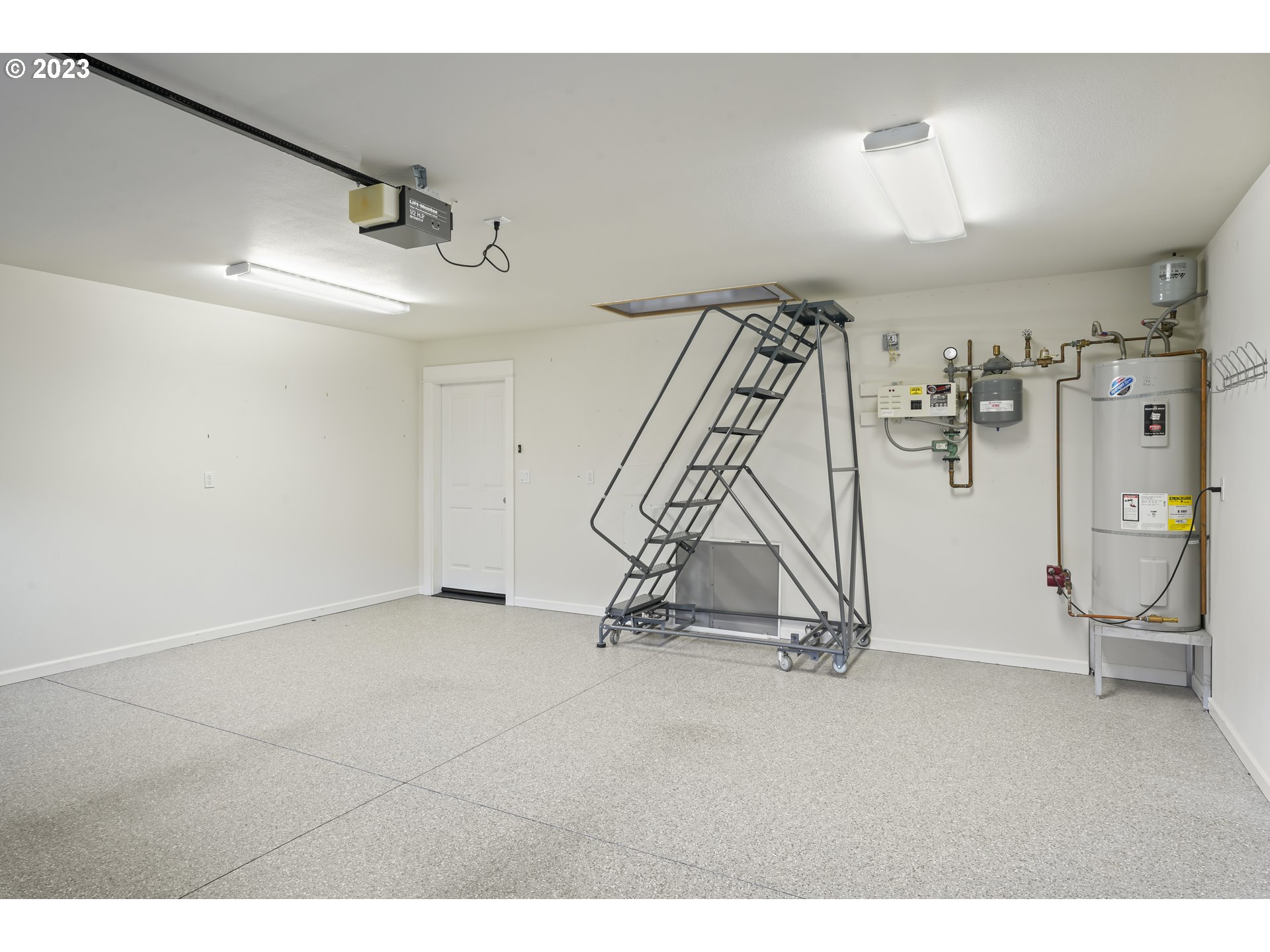 4 Waterford Downs Florence, OR 97439 - Photo 34 of 41 a view of a room with gym equipment