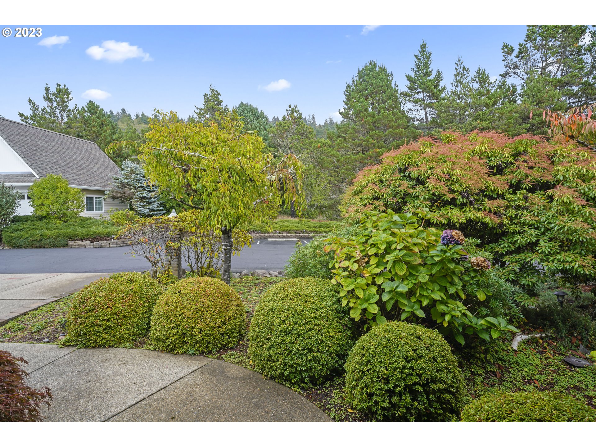 4 Waterford Downs Florence, OR 97439 - Photo 4 of 41 a view of a yard