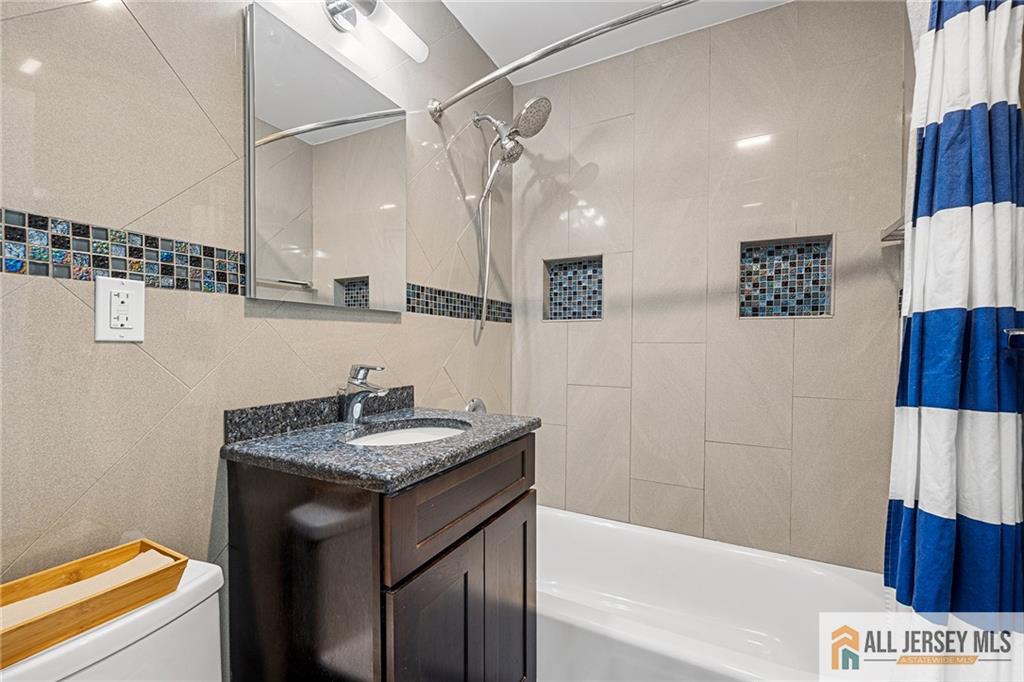 15 Chestnut Street Edison, NJ 08817 - Photo 22 of 33 Gallery Image 22