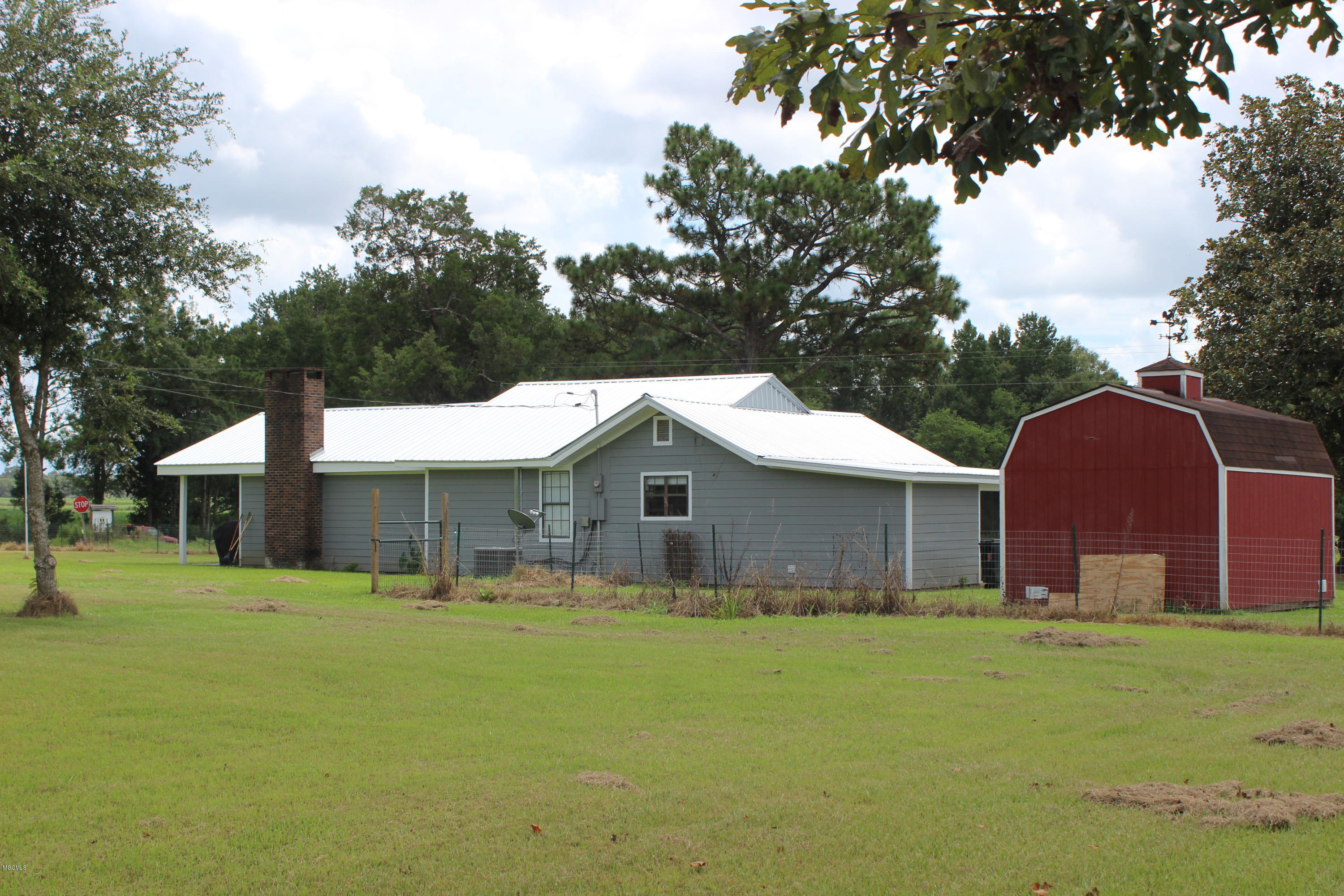 2105 V E Howell Road Lucedale, MS 39452 - Photo 3 of 54 IMG_2118