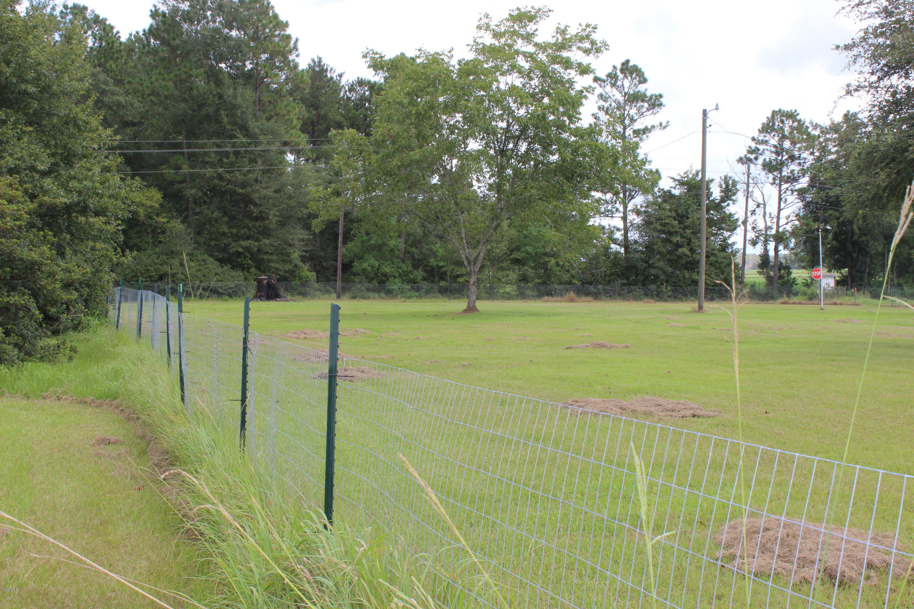 2105 V E Howell Road Lucedale, MS 39452 - Photo 34 of 54 IMG_2122