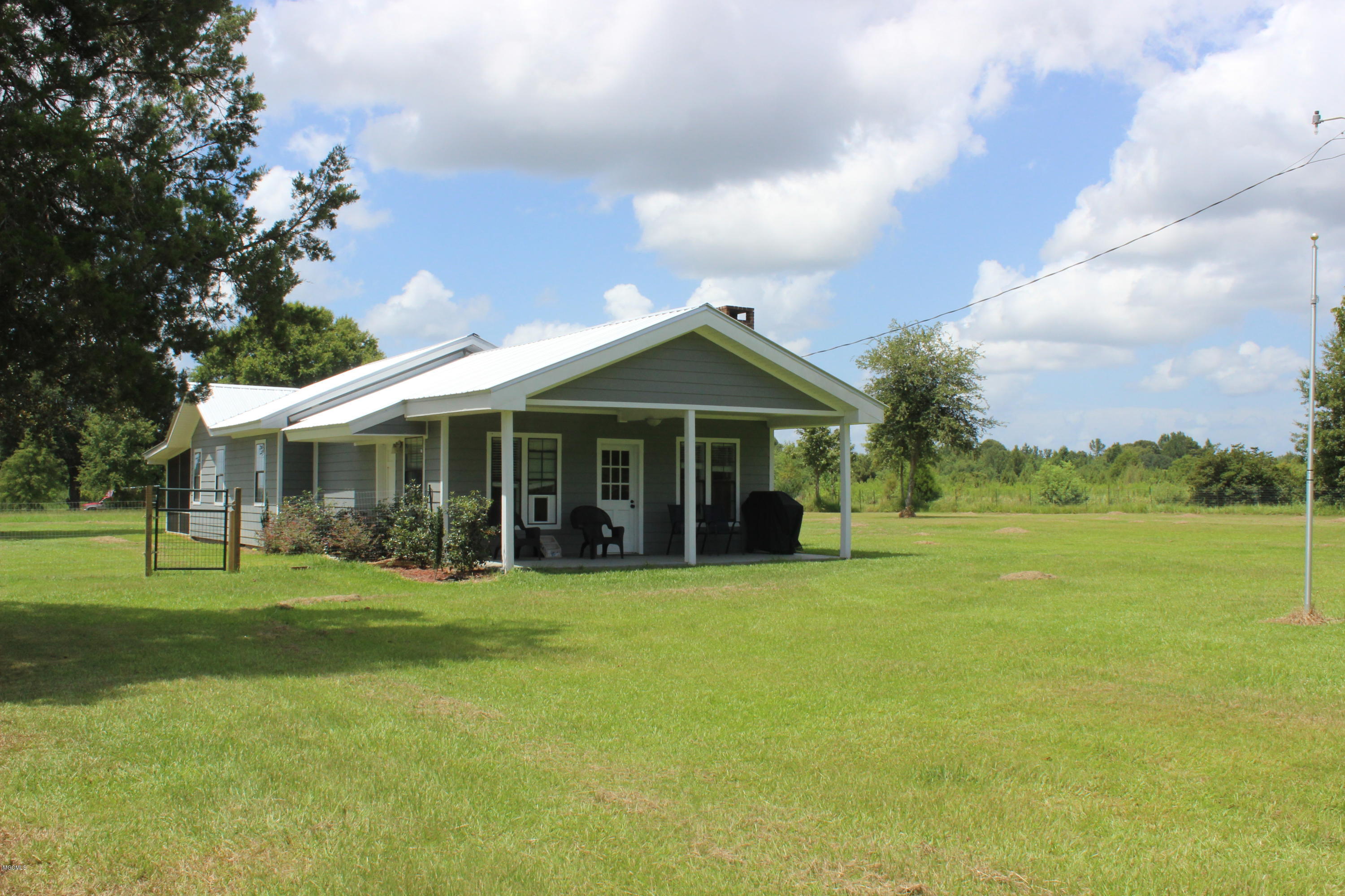 2105 V E Howell Road Lucedale, MS 39452 - Photo 38 of 54 IMG_2126