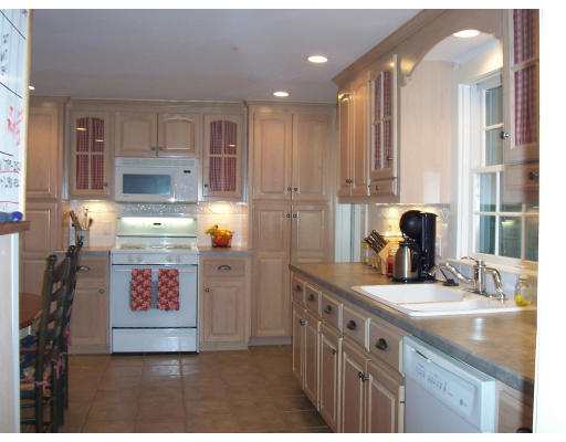 37 Tennyson Road Wellesley, MA 02481 - Photo 4 of 4