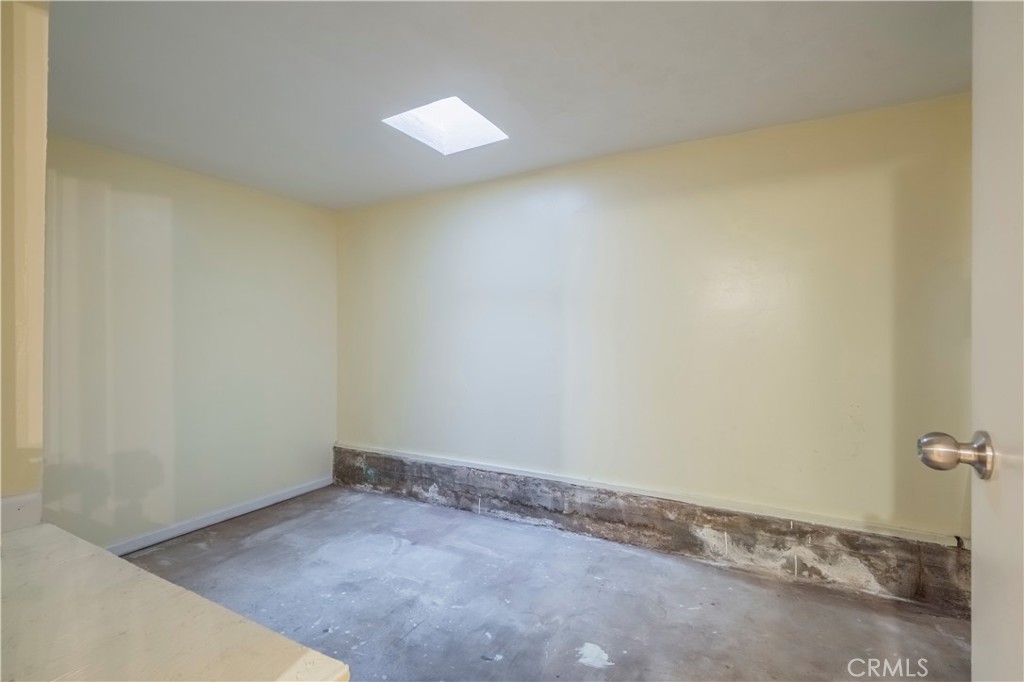 10180 Eddystone Street Riverside, CA 92503 - Photo 11 of 34 a view of a room