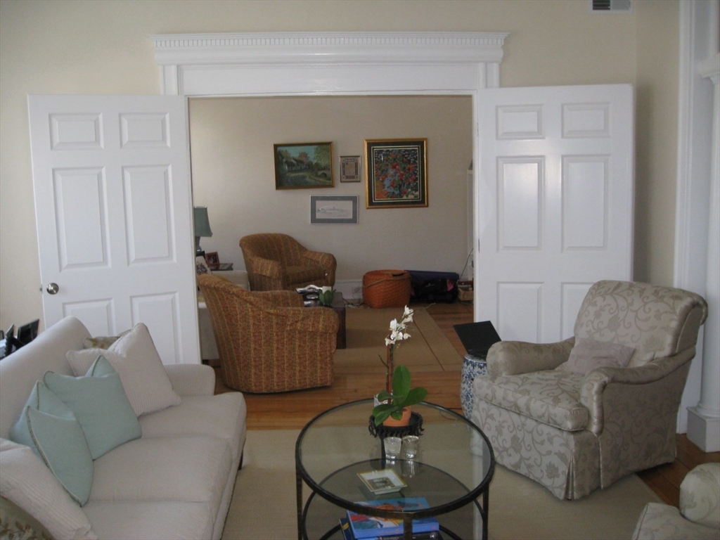 12 Kilsyth Road, Unit 3 Brookline, MA 02445 - Photo 3 of 10