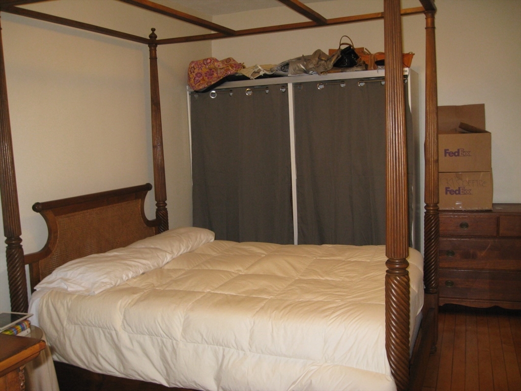 12 Kilsyth Road, Unit 3 Brookline, MA 02445 - Photo 9 of 10