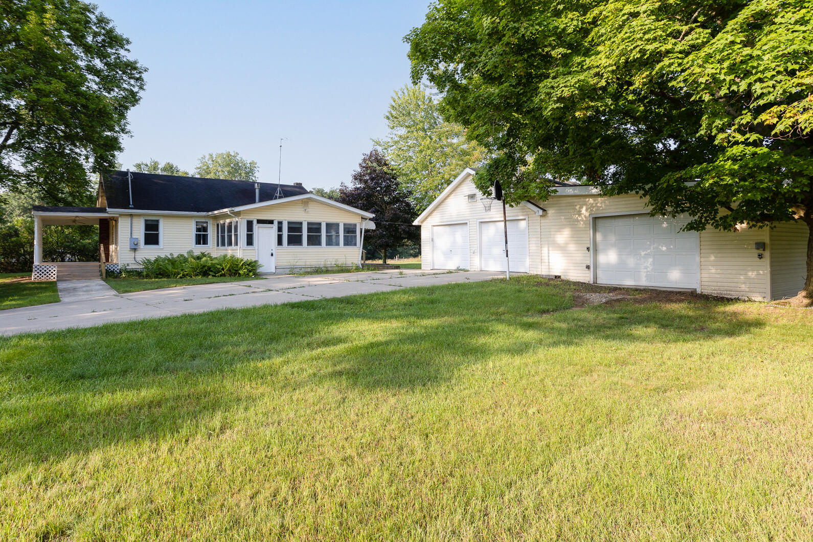 5012 Oakpoint Road Jackson, MI 49201 - Photo 1 of 36 0N0A2326-Edit