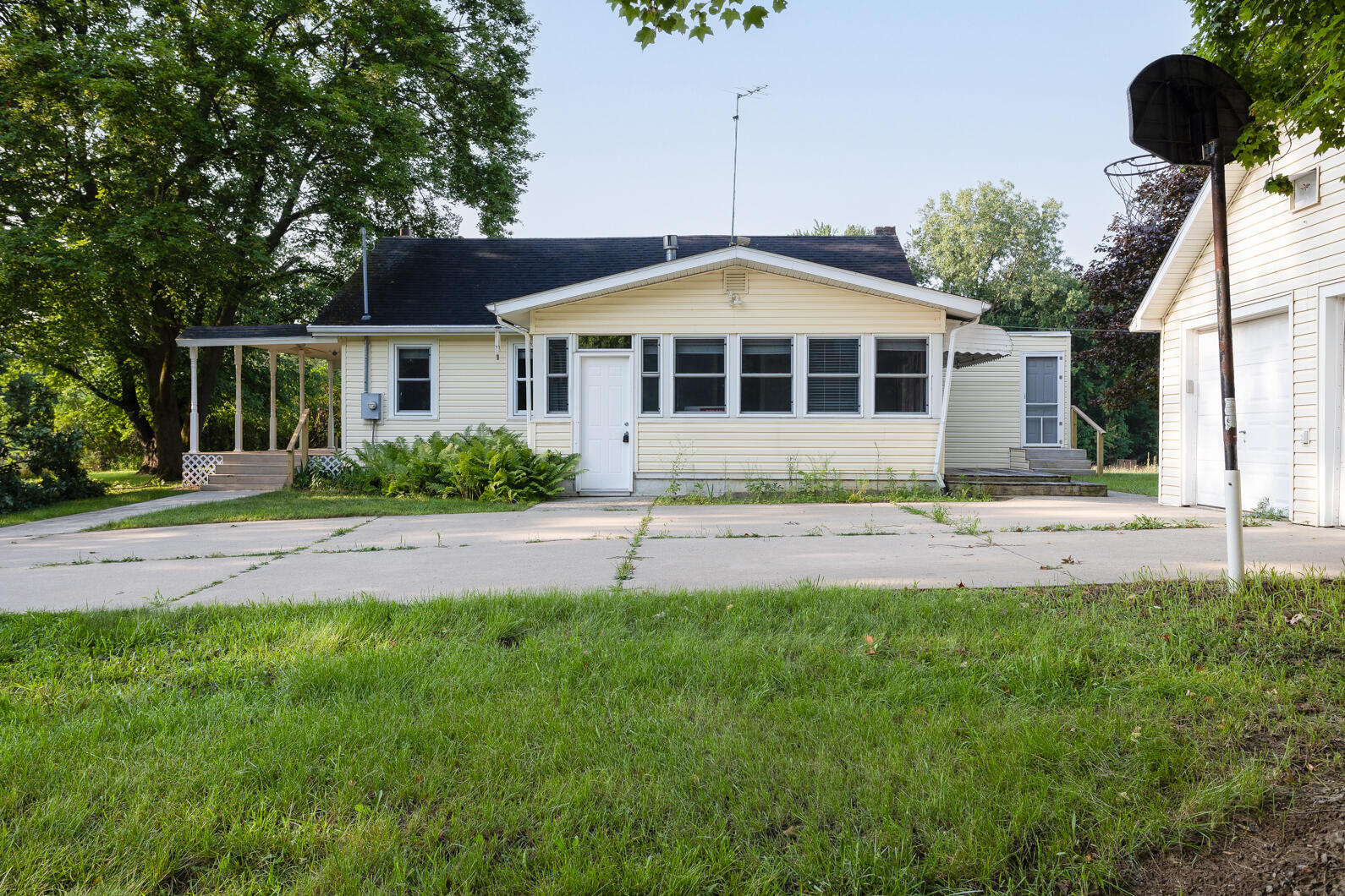 5012 Oakpoint Road Jackson, MI 49201 - Photo 4 of 36 0N0A2327-Edit