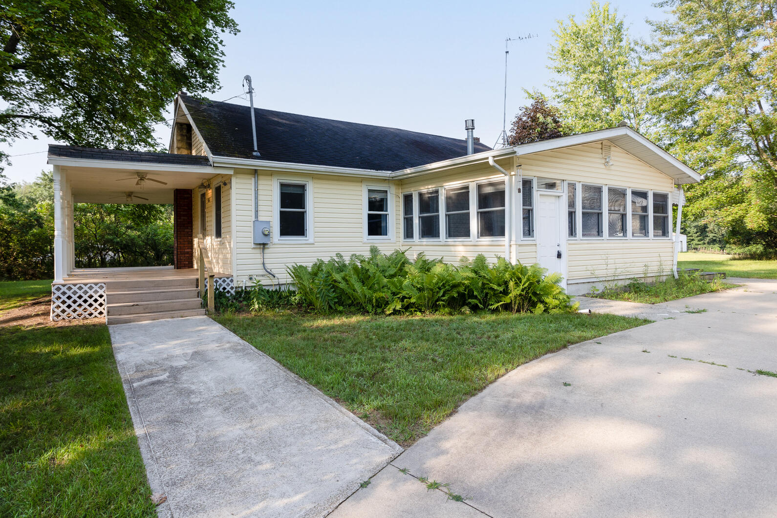 5012 Oakpoint Road Jackson, MI 49201 - Photo 5 of 36 0N0A2329-Edit