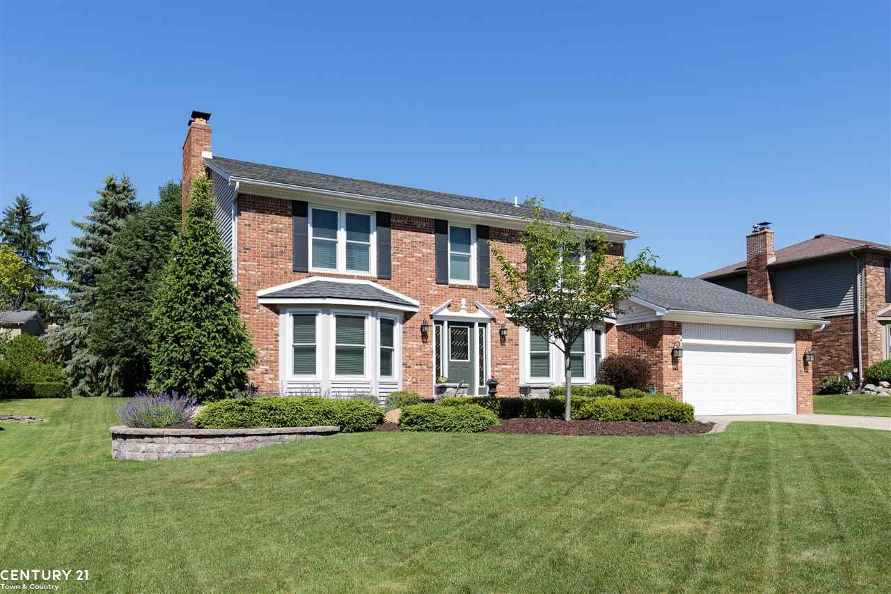 1325 Royal Crescent Street Rochester Hills, MI 48306 - Photo 4 of 40