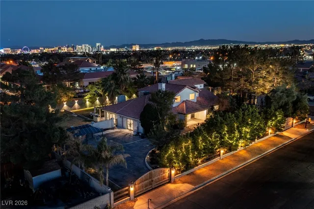 $8,000 | 2940 Rosanna Street, Las Vegas, NV 89117
