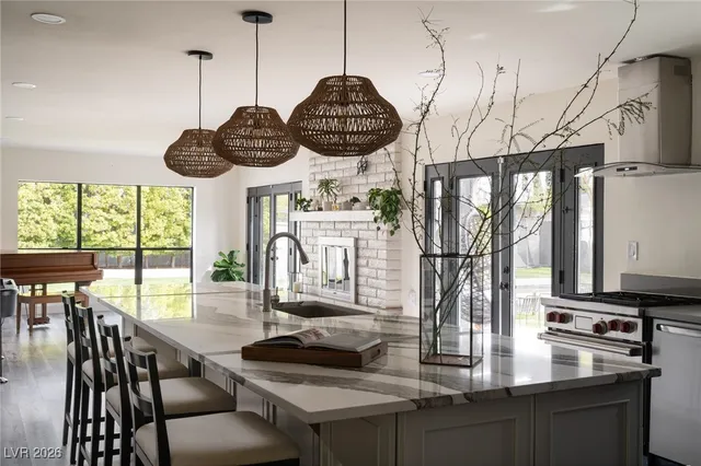 $8,000 | 2940 Rosanna Street, Las Vegas, NV 89117