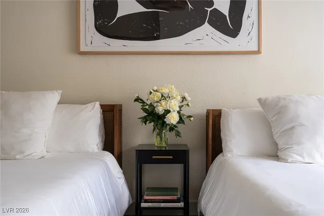 $8,000 | 2940 Rosanna Street, Las Vegas, NV 89117