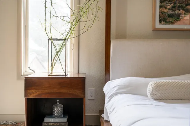 $8,000 | 2940 Rosanna Street, Las Vegas, NV 89117