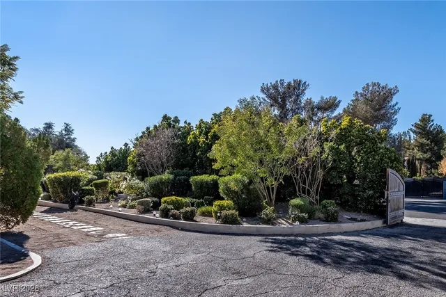 $8,000 | 2940 Rosanna Street, Las Vegas, NV 89117