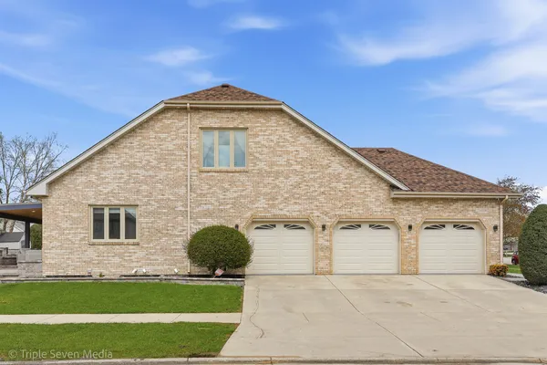 $975,000 | 12600 Sheffield Court, Palos Park, IL 60464
