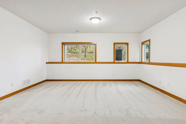 $449,900 | 5862 Oakgreen Court North, Stillwater, MN 55082