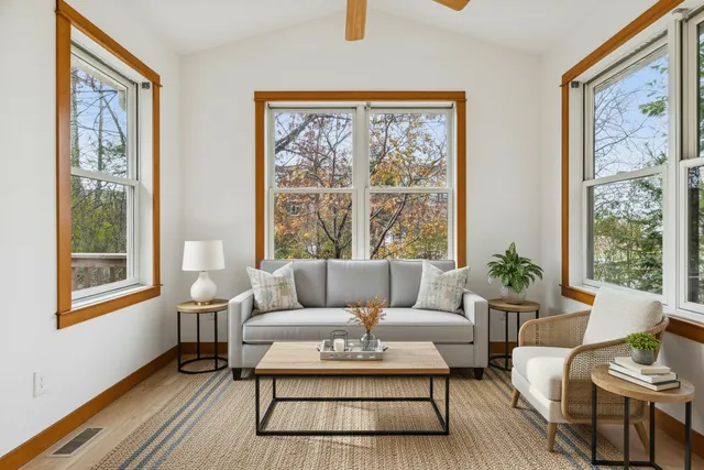 $449,900 | 5862 Oakgreen Court North, Stillwater, MN 55082