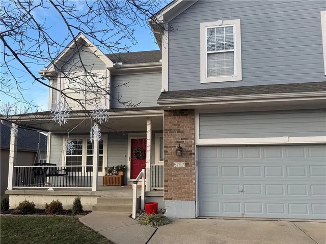 $385,000 | 517 Northeast Hans Drive, Blue Springs, MO 64014