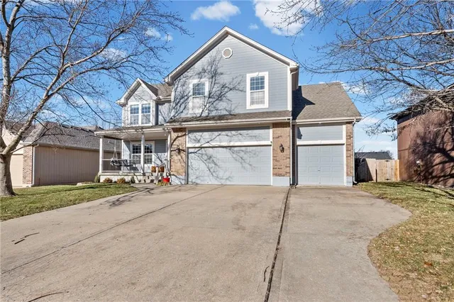 $385,000 | 517 Northeast Hans Drive, Blue Springs, MO 64014