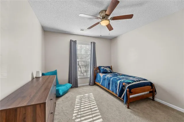 $385,000 | 517 Northeast Hans Drive, Blue Springs, MO 64014