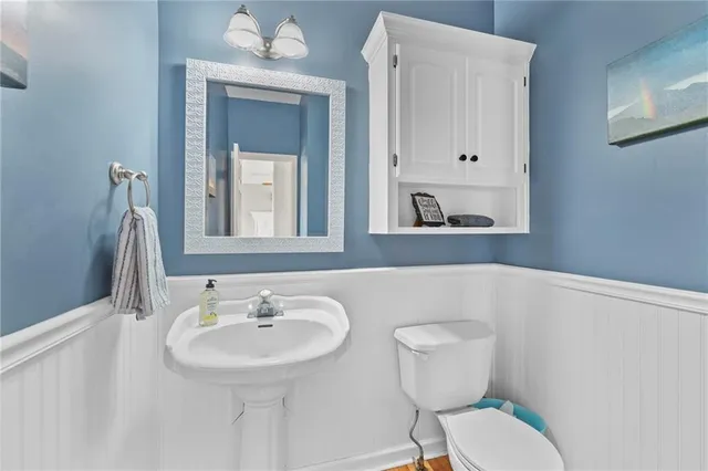 $385,000 | 517 Northeast Hans Drive, Blue Springs, MO 64014