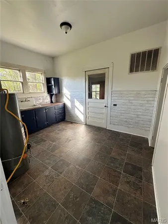 $70,000 | 412 East Howard Street, Malden, MO 63863