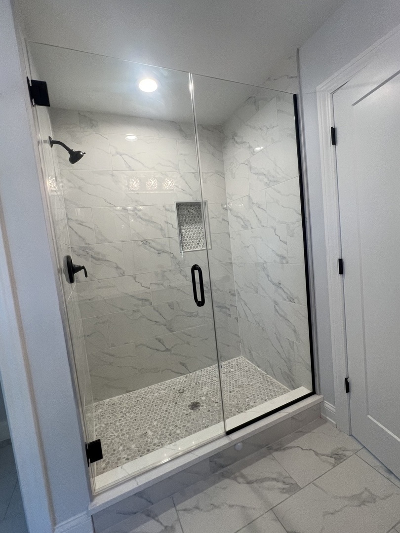 10832 Massasoit Avenue Chicago Ridge, IL 60415 - Photo 13 of 14 a bathroom with a shower