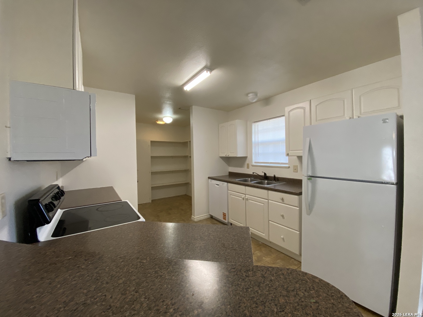 119 South Smith Street, Unit B Pleasanton, TX 78064 - Photo 3 of 10