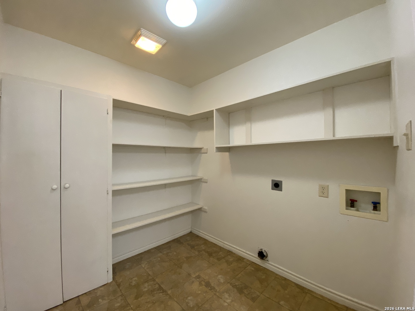 119 South Smith Street, Unit B Pleasanton, TX 78064 - Photo 5 of 10