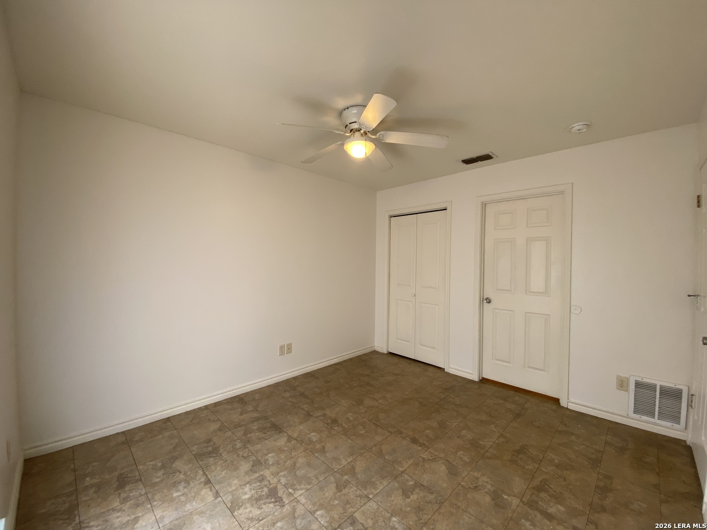 119 South Smith Street, Unit B Pleasanton, TX 78064 - Photo 7 of 10