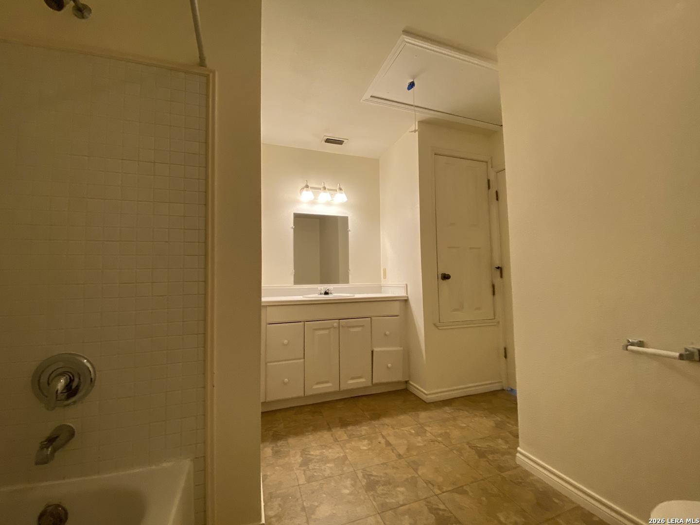 119 South Smith Street, Unit B Pleasanton, TX 78064 - Photo 8 of 10