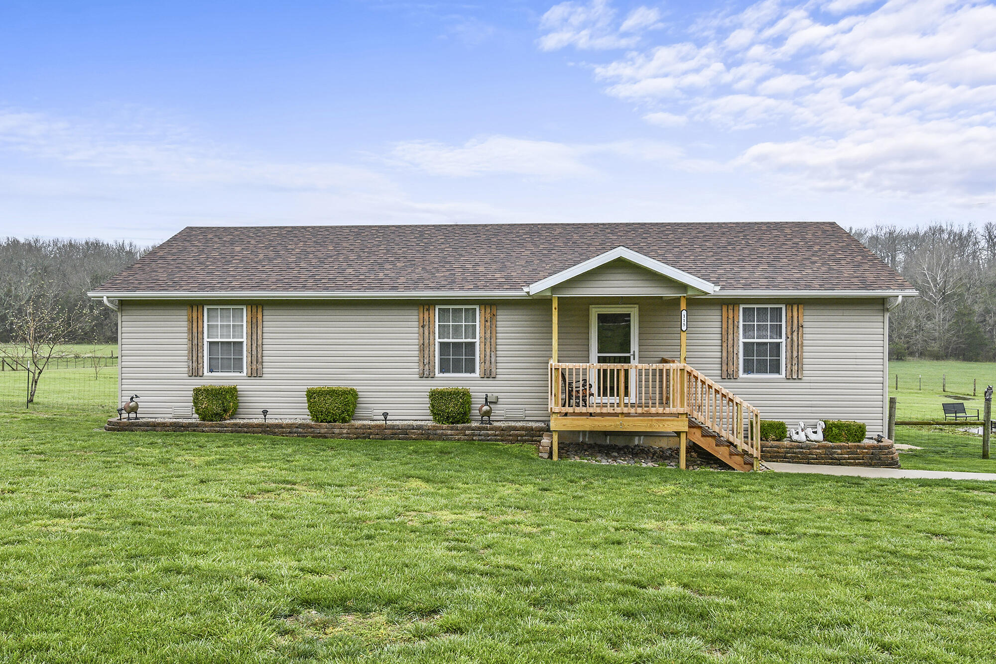 115 Walnut Acres Road Marshfield, MO 65706 - Photo 1 of 1 01