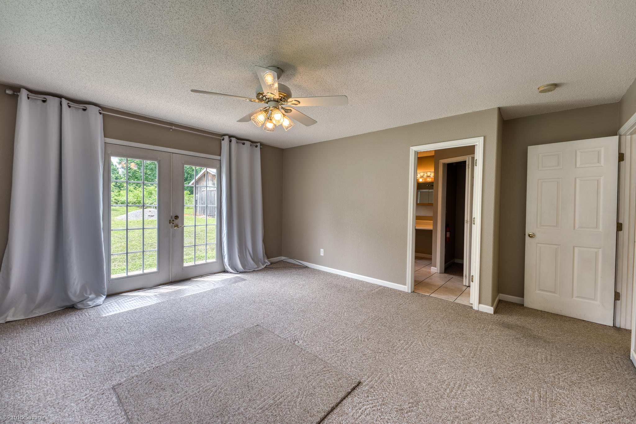 200 Robin Road Bristol, TN 37620 - Photo 14 of 45 200RobinRoadBristolTN-0489