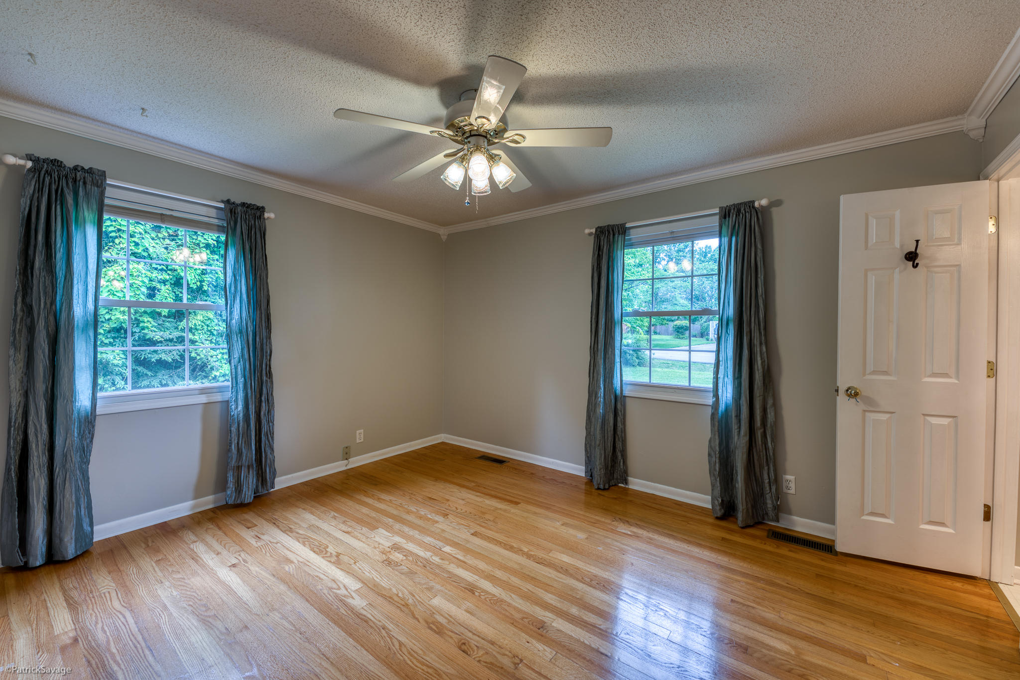 200 Robin Road Bristol, TN 37620 - Photo 23 of 45 200RobinRoadBristolTN-0660