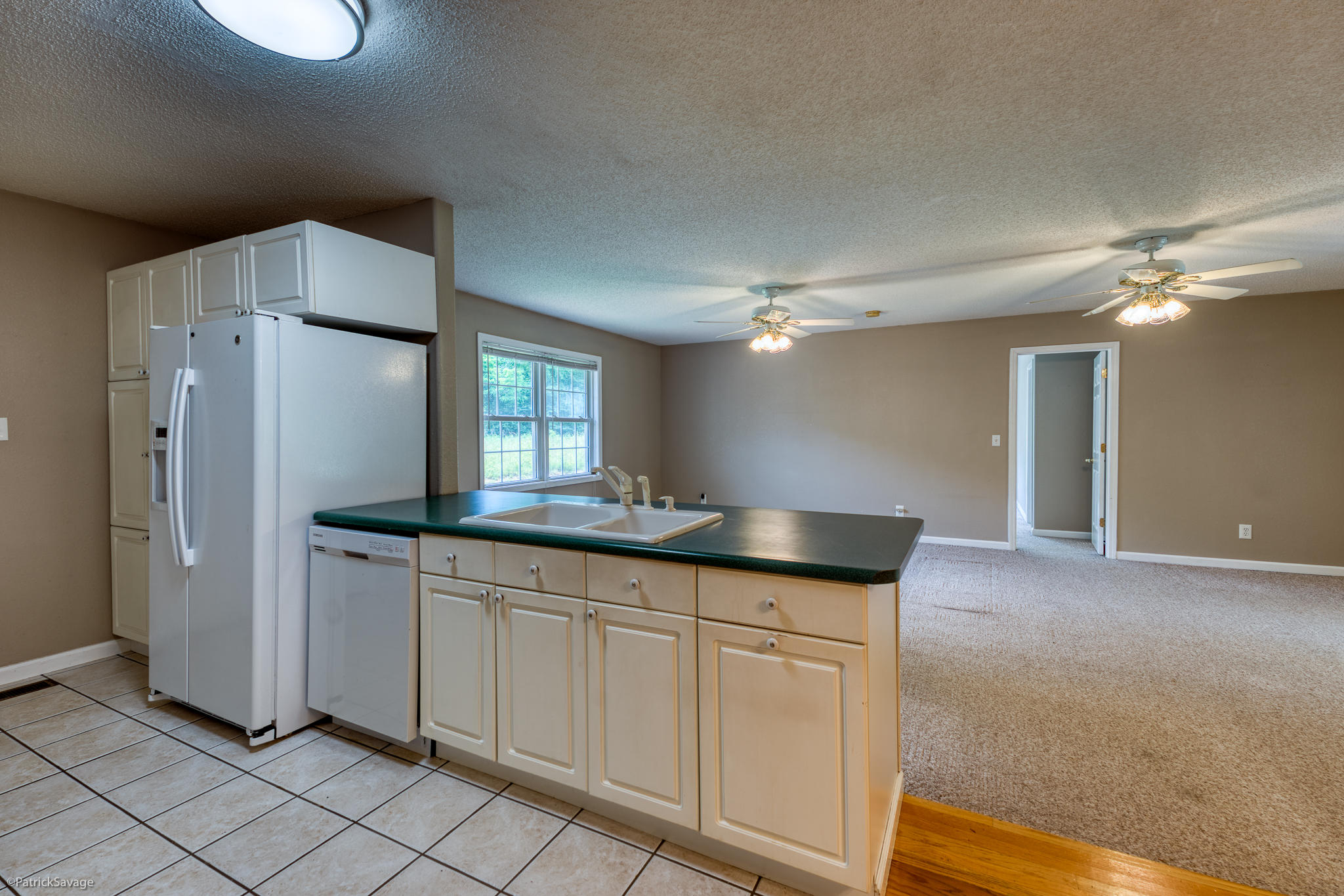 200 Robin Road Bristol, TN 37620 - Photo 8 of 45 200RobinRoadBristolTN-0372