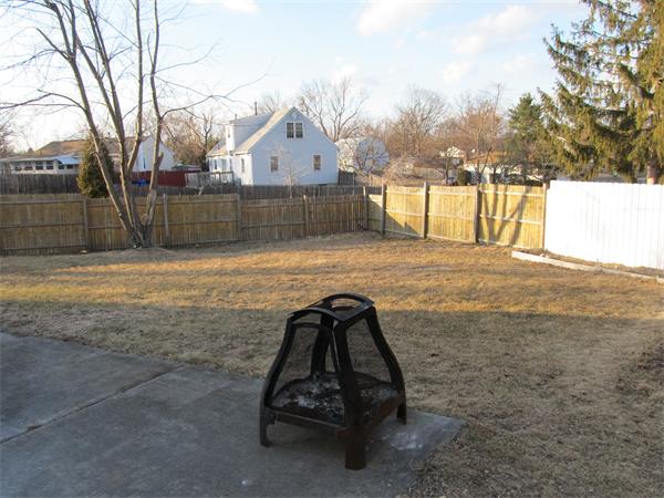 6 Leatherleaf Circle Springfield, MA 01109 - Photo 3 of 16 Gallery Image 3