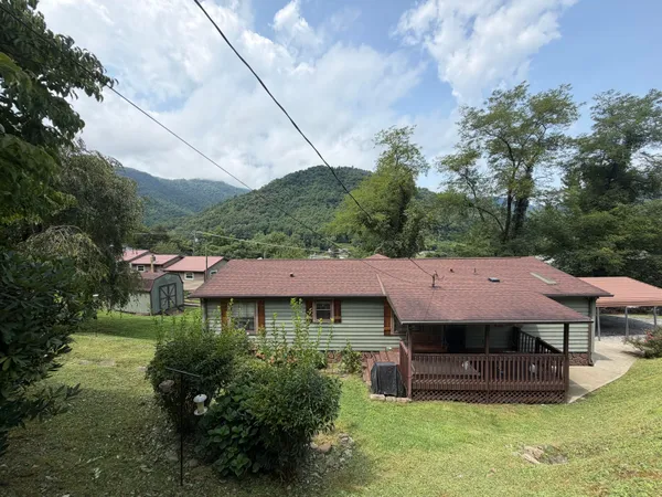$119,000 | 104 Fuson Street, Evarts, KY 40828