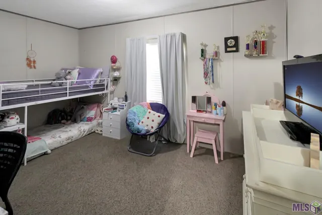 $305,000 | 10176 Greenwell Springs Port Hudson Road, Zachary, LA 70791