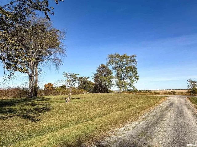 $105,000 | 90 Wheather Drive, Xenia, IL 62899