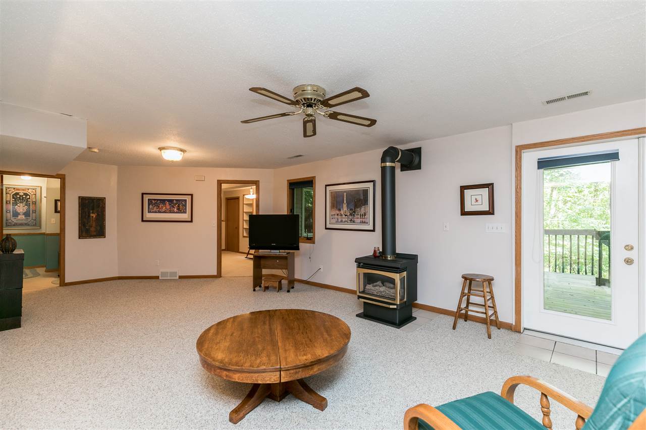 1942 Meadow Ridge Lane Iowa City, IA 52245 - Photo 41 of 50 Gallery Image 41